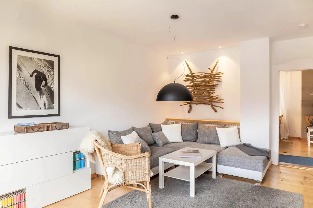Fewo im Blauen Haus Dg Garmisch-Partenkirchen Apartment