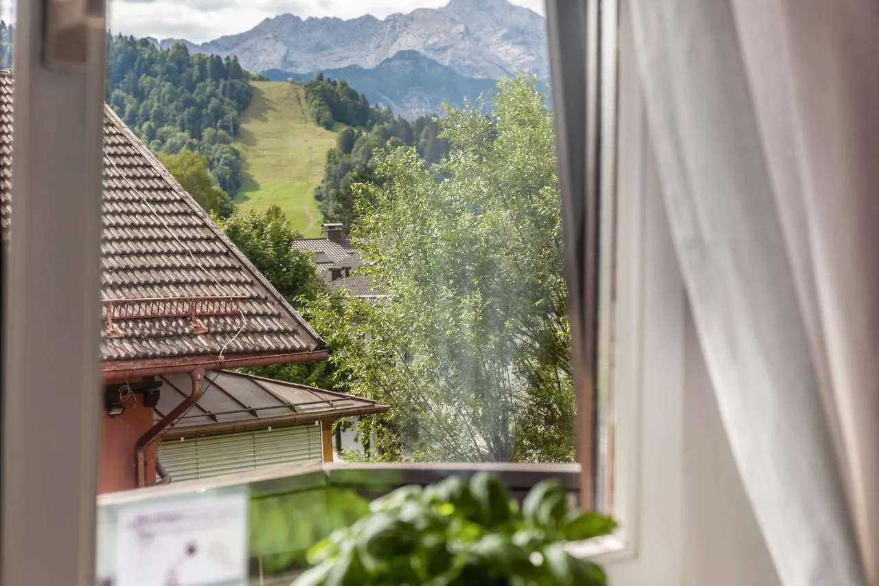 Fewo im Blauen Haus Dg Garmisch-Partenkirchen Deutschland