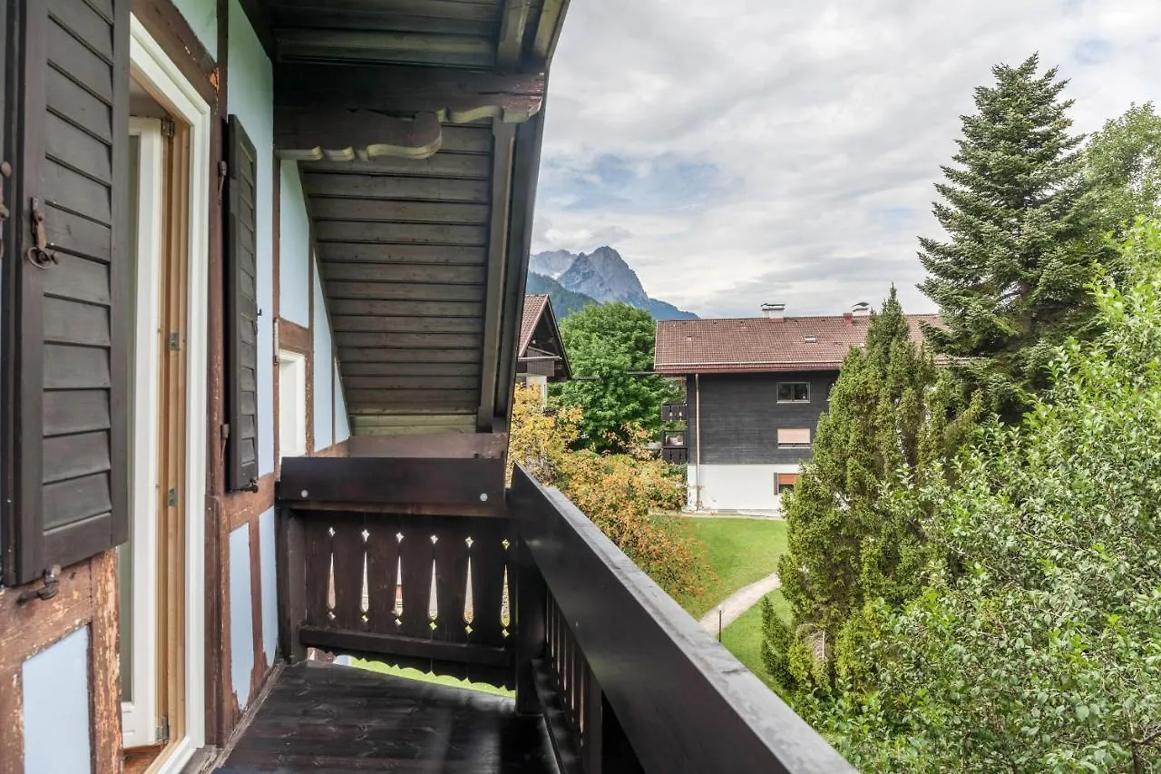 Apartment Fewo im Blauen Haus Dg Garmisch-Partenkirchen Deutschland